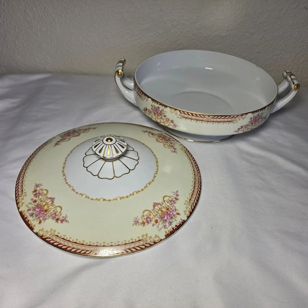 Noritake Japan Floral Porcelain Covered Round Vegetable Tureen Gold Trim Cream